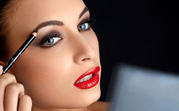 आँखों को रखना है स्वस्थ तो रोज़ करें इन चीज़ों का इस्तेमाल