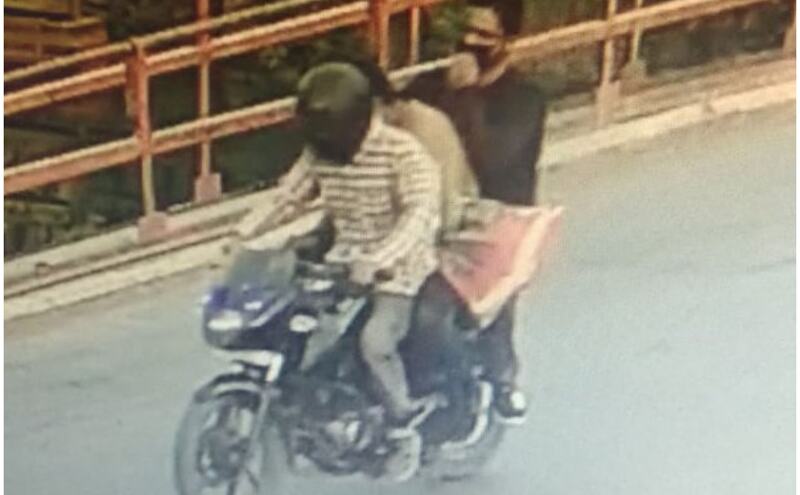 जम्मू कश्मीर पुलिस ने जारी की शुजात बुखारी के हत्या में शामिल संदिग्धों की तस्वीर