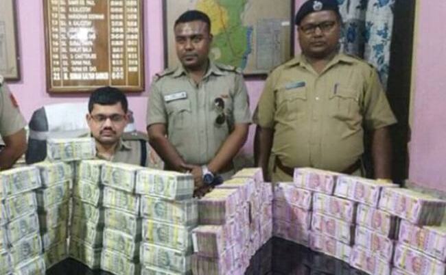 कभी साइकिल पर बेचता था गुटखा, चार करोड़ रुपये के साथ गिरफ्तार, एेसे बनाई अकूत संपत्ति