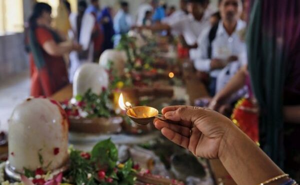 पूजा के दौरान इन बातों का रखें विशेष ध्यान, वरना लगेगा पाप