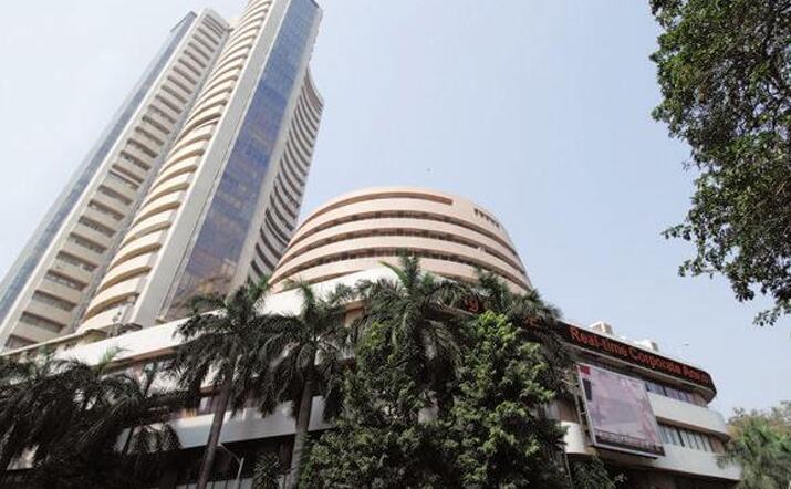 RBI की बॉन्ड खरीद की घोषणा के बाद 750 अंकों की तेजी के साथ 34,000 के पार बंद हुआ सेंसेक्स RBI की बॉन्ड खरीद की घोषणा के बाद 750 अंकों की तेजी के साथ 34,000 के पार बंद हुआ सेंसेक्स