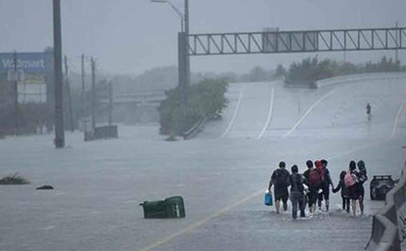 अमेरिका में तूफान फ्लोरेंस का अलर्ट, 10 लाख लोग छोड़ेंगे अपना घर