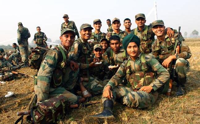 भारतीय सेना में करीब 100 पद खाली, 12वीं पास के लिए बेहद सुनहरा मौका भारतीय सेना में करीब 100 पद खाली, 12वीं पास के लिए बेहद सुनहरा मौका
