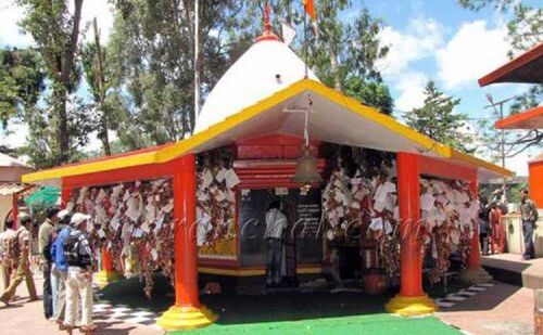 इस मंदिर में भक्त चिट्ठियां लिखकर मांगते हैं मन्नत , भगवान को नहीं भेजते निराश और खाली हाथ इस मंदिर में भक्त चिट्ठियां लिखकर मांगते हैं मन्नत , भगवान को नहीं भेजते निराश और खाली हाथ