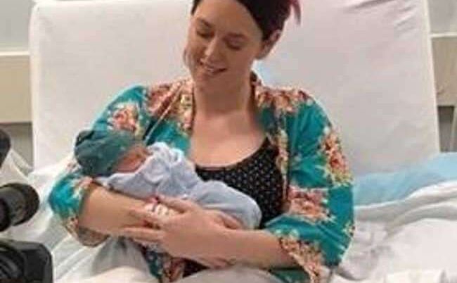 अमेरिकी रेस्त्रां की अनोखी टैग लाइन खाने की ही नहीं बच्चों की भी डिलीवरी में करते हैं मदद