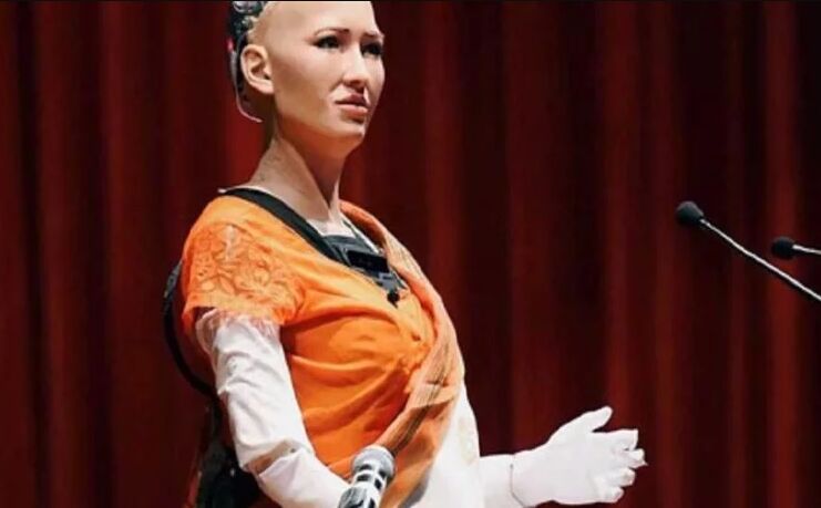 पहली रोबोट नागरिक सोफिया की अपील, मशीनों से न घबराएं इंसान