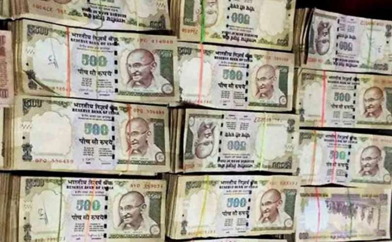 कानपुर में पकड़े गए 100 करोड़ के पुराने नोटों की खेप, 8 मनीचेंजर गिरफ्तार