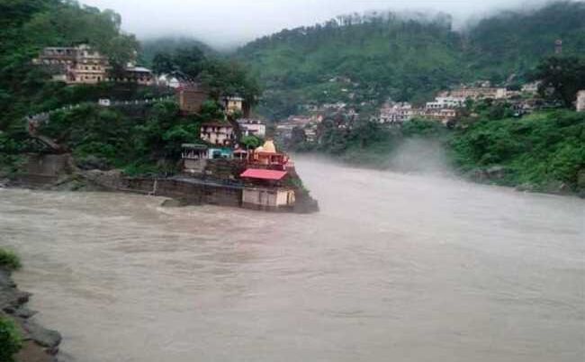 उत्तराखंड मौसम अपडेट: गंगोत्री हाईवे कई घंटों से बंद, बागेश्वर में सरयू नदी उफान पर
