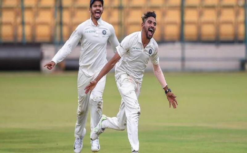 BCCI ने विहारी और सिराज टेस्ट टीम से किया रिलीज, विजय हजारे ट्रॉफी के लिए खेलेंगे BCCI ने विहारी और सिराज टेस्ट टीम से किया रिलीज, विजय हजारे ट्रॉफी के लिए खेलेंगे