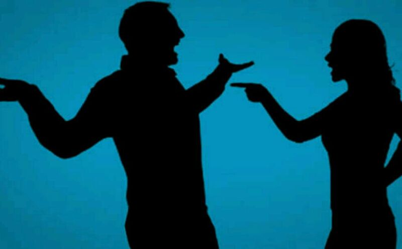 AIDS पीड़ित पति कर रहा था बिना कंडोम सम्बंध की जिद, पत्नी ने मारी लात तो...