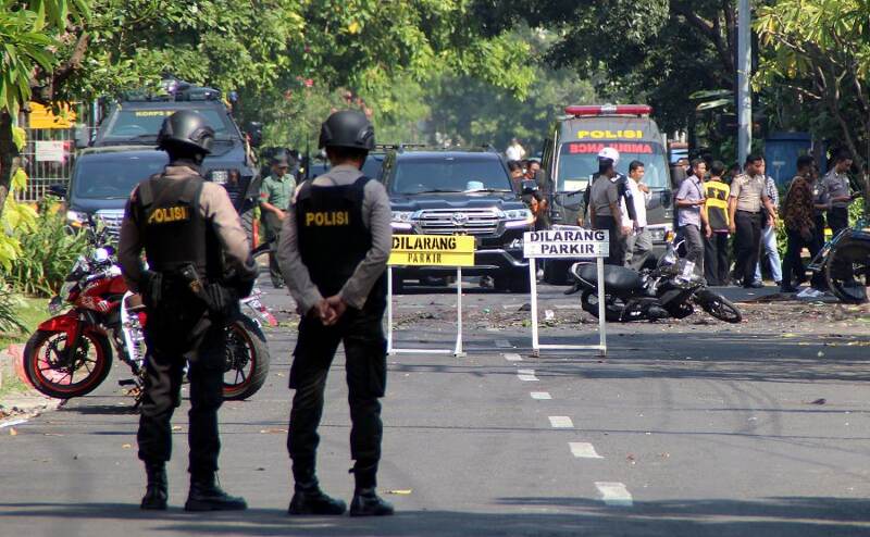 इंडोनेशिया में तीन चर्चों पर आतंकी हमला, सीरियल ब्लास्ट में 14 लोगों की मौत, 49 से ज्यादा घायल