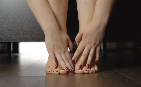 सुबह उठते ही कभी नहीं रखने चाहिए जमीन पर नंगे पैर वरना... सुबह उठते ही कभी नहीं रखने चाहिए जमीन पर नंगे पैर वरना...