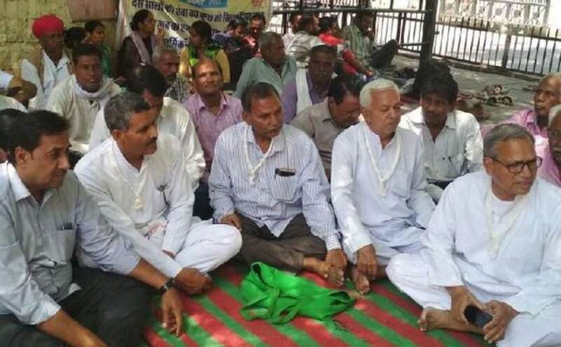 किसान क्रांति यात्रा शुरू, अपनी मांगों को लेकर हजारों किसान चले दिल्ली किसान क्रांति यात्रा शुरू, अपनी मांगों को लेकर हजारों किसान चले दिल्ली