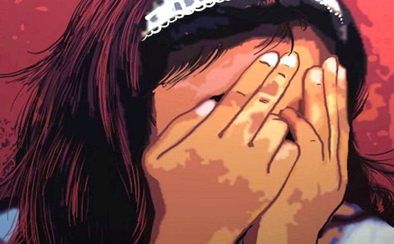 शर्मनाक: 4 साल की पोती से दादा कर रहा था अश्लील हरकत, दादी देखकर भी बनी अनजान