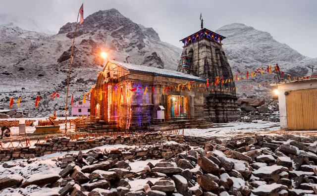 जानें- 12 ज्योतिर्लिंगों में शामिल केदारनाथ मंदिर के निर्माण और महत्व की रोचक कहानी जानें- 12 ज्योतिर्लिंगों में शामिल केदारनाथ मंदिर के निर्माण और महत्व की रोचक कहानी