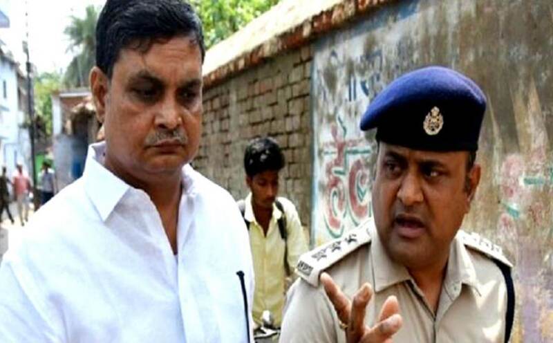 मुजफ्फरपुर: ब्रिजेश ठाकुर के एक और शेल्टर होम से 11 महिलाएं लापता, प्रशासन के हाथ-पांव फूले मुजफ्फरपुर: ब्रिजेश ठाकुर के एक और शेल्टर होम से 11 महिलाएं लापता, प्रशासन के हाथ-पांव फूले