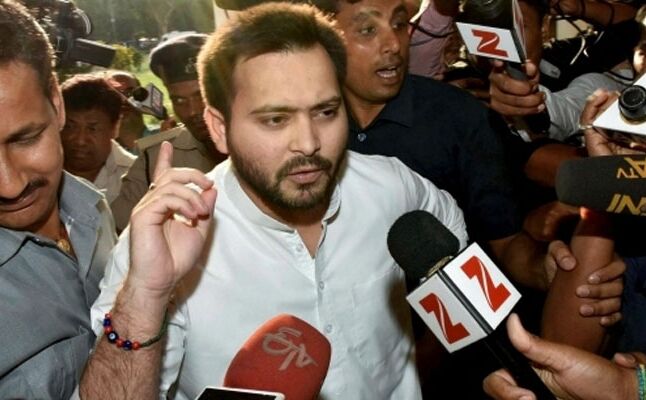 राघोपुर के पीड़ित दलित परिवार से तेजस्वी के न मिलने पर गरमाई सियासत