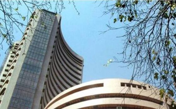 बाजार में गिरावट पर ब्रेक, सेंसेक्स 97 अंक उछलकर 34,474 पर बंद - 20 फीसद लुढ़का DHFL बाजार में गिरावट पर ब्रेक, सेंसेक्स 97 अंक उछलकर 34,474 पर बंद - 20 फीसद लुढ़का DHFL