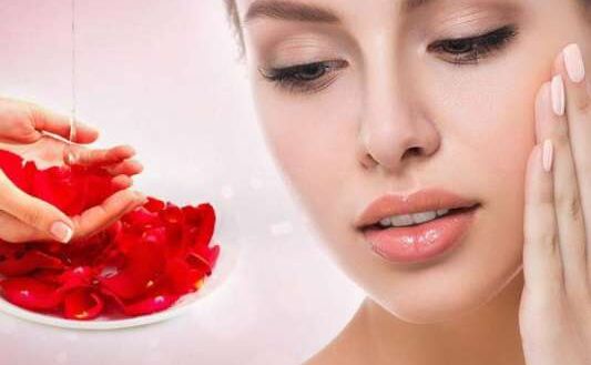 गुलाब जल के इस्तेमाल से पाएं खूबसूरत और बेदाग त्वचा