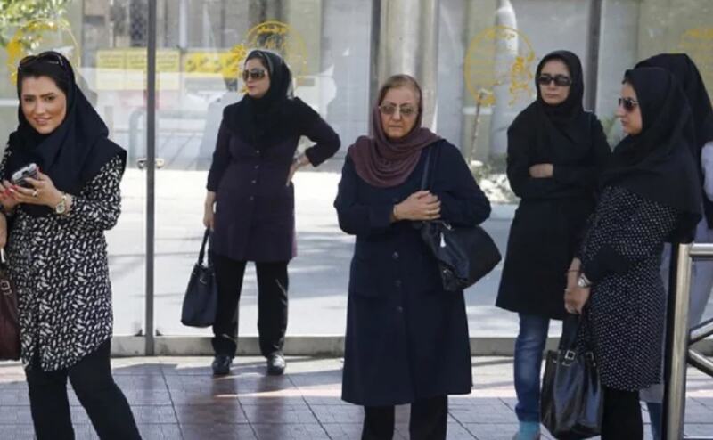 हिजाब विरोध प्रदर्शन तेज होने पर ईरान में 29 महिलाएं गिरफ्तार