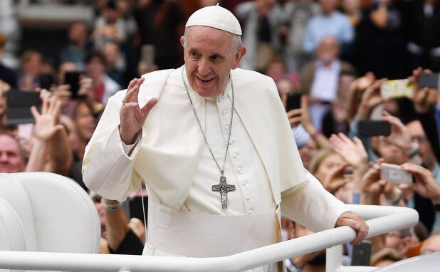 पोप के खिलाफ आयरलैंड में जोरदार प्रदर्शन