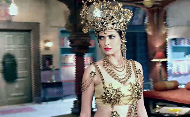 नागिन बनकर खुश हैं करिश्मा तन्ना, कहा- सपना पूरा हुआ?