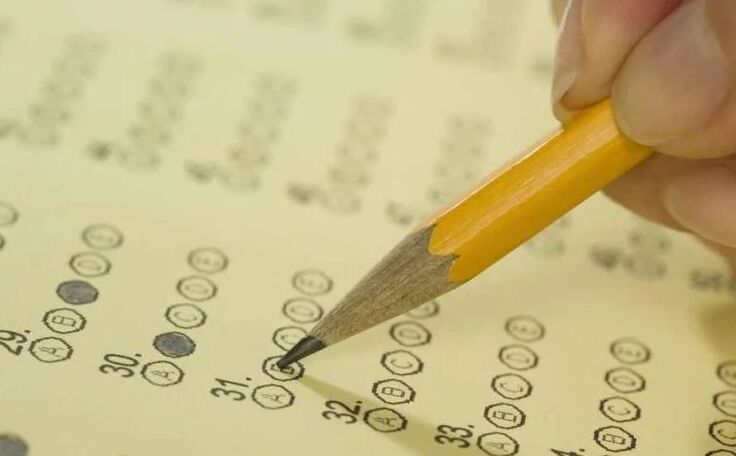 शर्मनाकः एग्जाम सेंटर में उतरवाया मेजर की पत्नी का मंगलसूत्र, बिंदी और अंगूठी