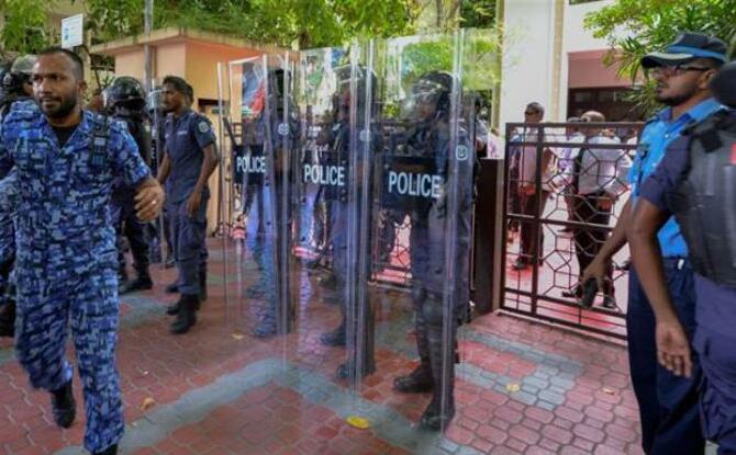 मालदीव की सुप्रीम कोर्ट ने नौ राजनीतिक कैदियों को रिहा करने का आदेश लिया वापस