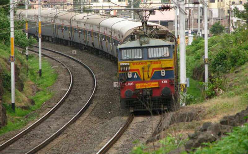 रेलवे की 90 हजार वैकेंसीः 2 करोड़ उम्मीदवारों के लिए बुरी खबर...