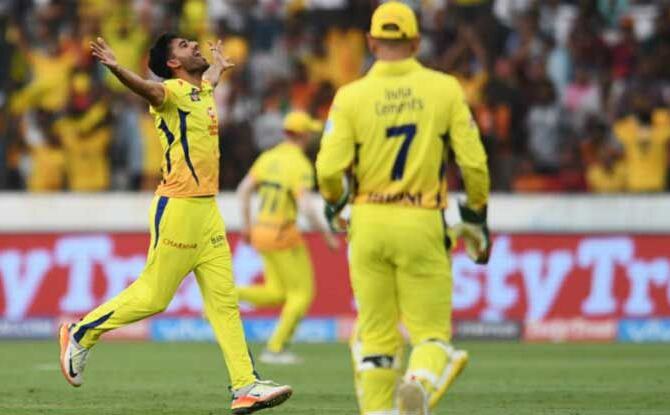 चेन्नई सुपरकिंग्स को लगा बड़ा झटका, टीम का दिग्गज खिलाड़ी चोटिल होकर बाहर