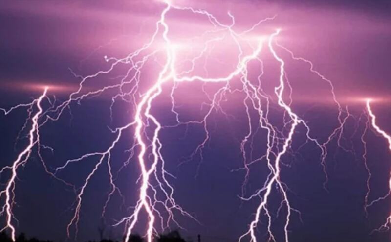 चर्च के ऊपर गिरी बिजली ने ली 16 लोगों की जान, 140 घायल