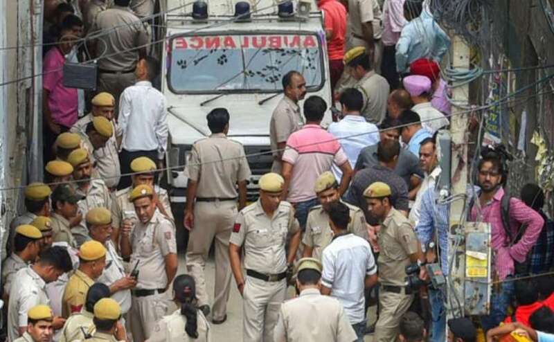 बुराड़ी डेथ: इन सवालों के इर्द-गिर्द घूम रही है दिल्ली की 11 मौतें बुराड़ी डेथ: इन सवालों के इर्द-गिर्द घूम रही है दिल्ली की 11 मौतें