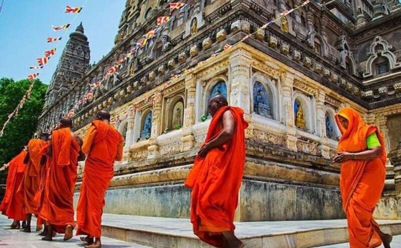 इसलिए आवश्यक है दर्शन के बाद मंदिर की परिक्रमा करना