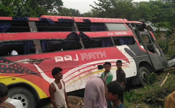 बिहार में फिर बड़ी बस दुर्घटना, दो यात्रियों की मौत, 50 से अधिक घायल