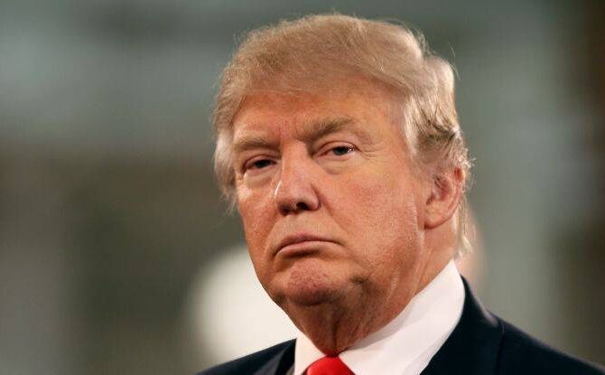 पोर्न स्टार स्टेफनी क्लिफोर्ड ने ट्रंप पर ठोका मुकदमा