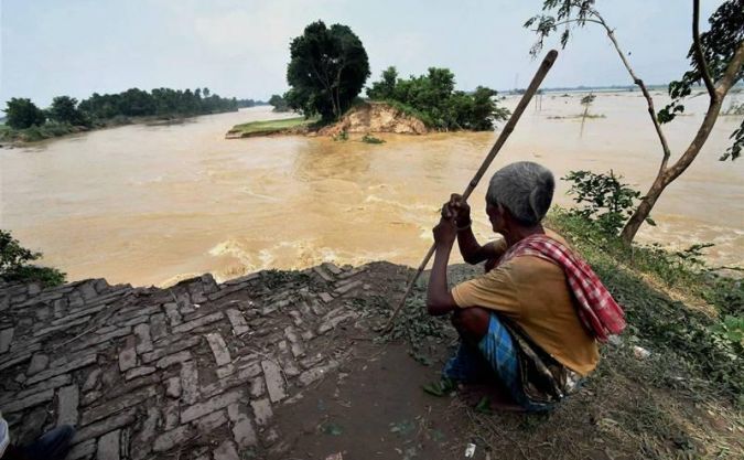 बिहार में कई नदियों का बढ़ा जलस्तर