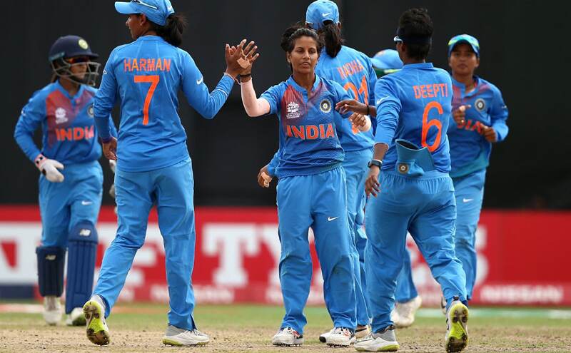 लड़कों से पहले लड़कियों ने ऑस्ट्रेलिया को धोया लड़कों से पहले लड़कियों ने ऑस्ट्रेलिया को धोया
