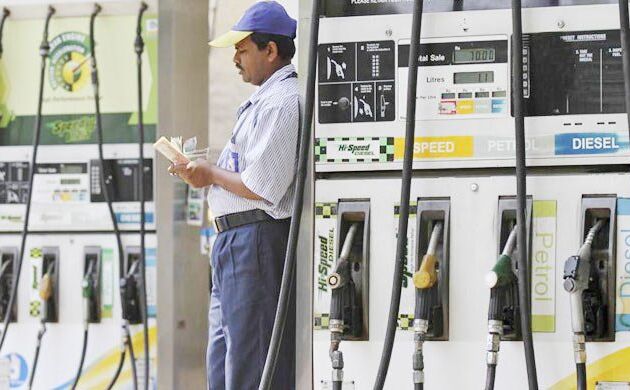 फिर सस्ता हुआ पेट्रोल और डीजल, नए साल में महंगा हो सकता है तेल
