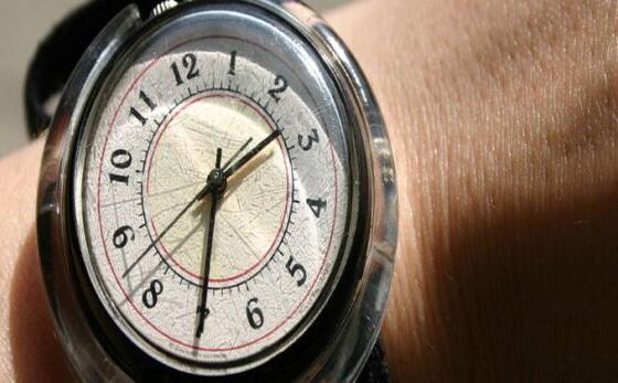 अपनी राशि से जानें, किस वजह से आप होते हैं लेट?