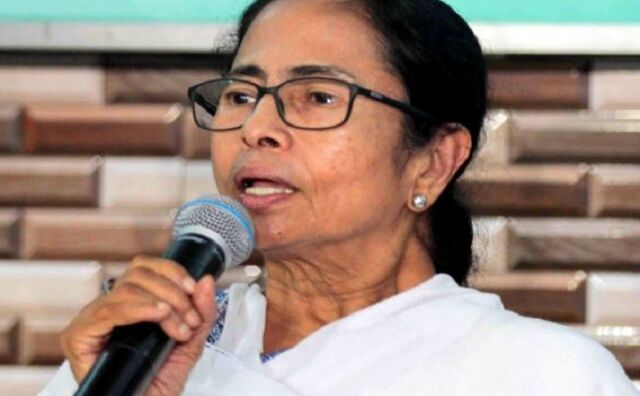 BJP फैला रही सांप्रदायिक हिंसा: ममता