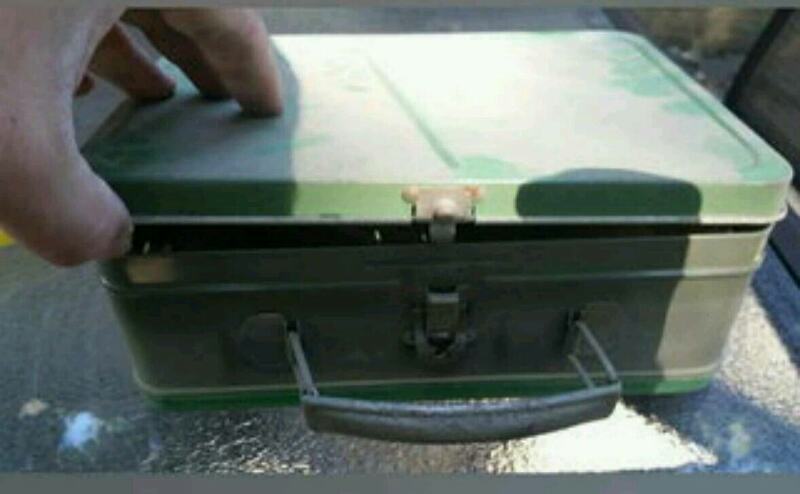 65 साल से कबाड़ में पड़े लंचबॉक्स ने ऐसे बना दिया लखपति