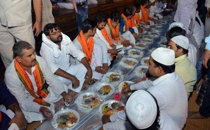 रोज़ा-इफ्तारी, यहां हिन्दू-मुस्लिम एक साथ करते आ रहे हैं... रोज़ा-इफ्तारी, यहां हिन्दू-मुस्लिम एक साथ करते आ रहे हैं...