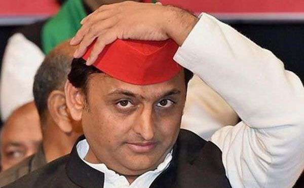 अखिलेश यादव की मुश्किलें बढ़ीं, बंगले में तोड़फोड़ की जांच के लिए पांच सदस्यीय कमेटी का गठन