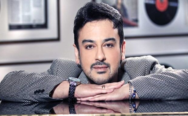 कुवैत एयरपोर्ट स्टाफ ने अदनाम सामी की टीम को कहा, Indian Dog, सुषमा स्वराज बोलीं- मुझे फोन करो