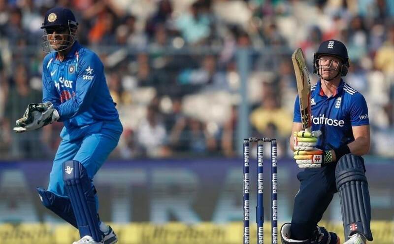 धोनी की क्रिकेटिंग ब्रेन को अपनाकर सभी की छुट्टी करना चाहता है ये इंग्लिश क्रिकेटर