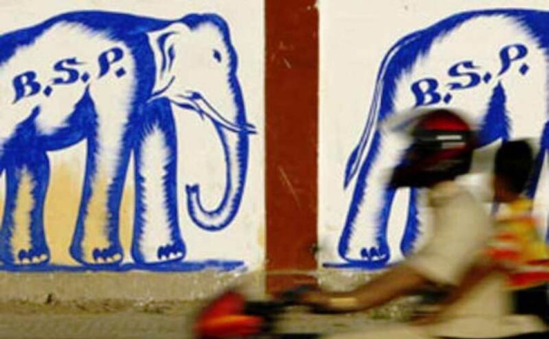 दिलचस्प हुआ यूपी चुनाव बसपा विधायक के खिलाफ चुनाव लड़ेंगी मायावती