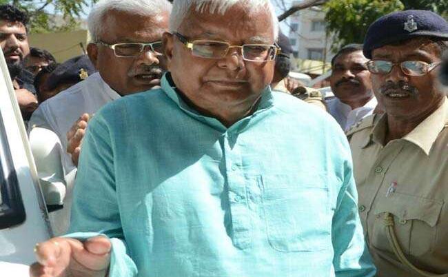 अटकलें थीं बेटे की शादी में शामिल होंगे लालू, लेकिन पैरोल पर अभीतक नहीं हुआ है कोई फैसला
