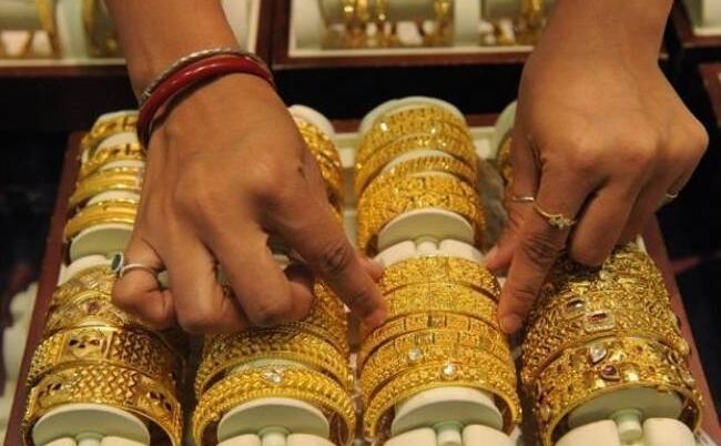 त्योहारी सीजन में सस्ता हुआ सोना, ज्वैलर्स की सुस्त मांग का दिखा असर