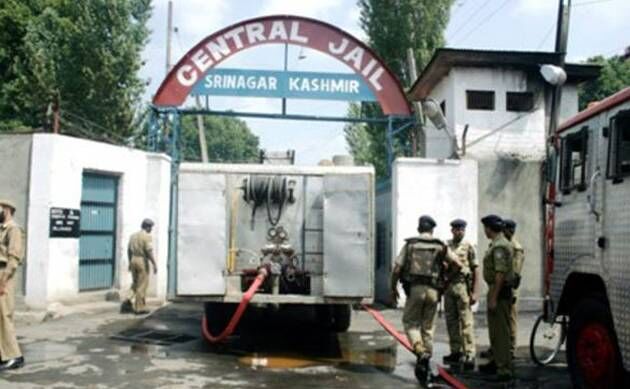 NIA ने सेंट्रल जेल श्रीनगर के एक अधिकारी को धर दबोचा, पुलिस अॉफिसर रहते रचता था ऐसी साजिश