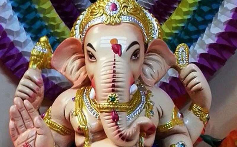 देशभर में आज मनाई जाएगी गणेश चतुर्थी, जानिए किस मुहूर्त में बप्पा को घर लाना है शुभ देशभर में आज मनाई जाएगी गणेश चतुर्थी, जानिए किस मुहूर्त में बप्पा को घर लाना है शुभ